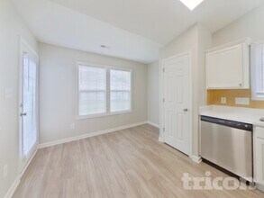 6211 Whispering Brook Ct in Charlotte, NC - Building Photo - Building Photo