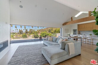 5265 Dahlia Dr in Los Angeles, CA - Building Photo - Building Photo