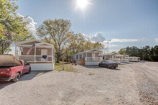 766 Wall St in Livingston, IL - Building Photo