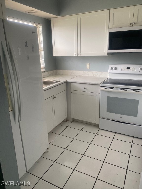 property at 3008 Santa Barbara Blvd