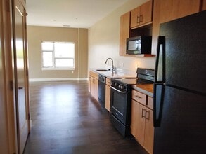 MOONBURN ON MORTON in Bloomington, IN - Building Photo - Interior Photo