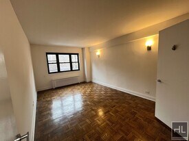 EAST 35 STREET in New York, NY - Building Photo