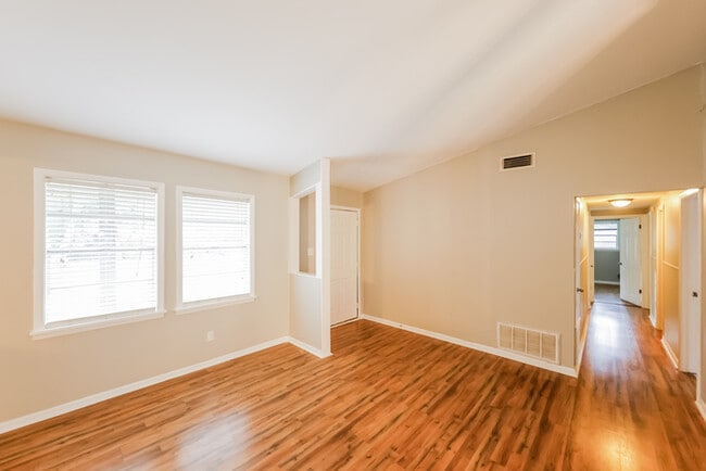 616 Bellevue St in Clinton, MS - Building Photo - Building Photo