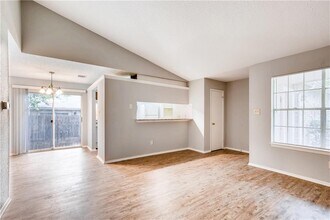 2003 Pipers Field Dr in Austin, TX - Building Photo - Building Photo