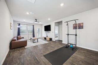 724 Aster Pl in Bastrop, TX - Building Photo - Building Photo