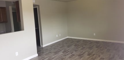 1346 E Mountain View Rd-Unit -208 in Phoenix, AZ - Building Photo - Building Photo