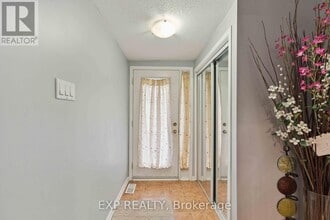 230 Monterey Dr in Ottawa, ON - Building Photo - Building Photo