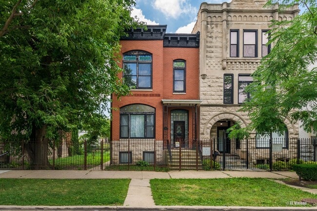 property at 2837 W Washington Blvd