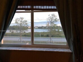 16652 SW 71st Terrace in Miami, FL - Building Photo - Building Photo