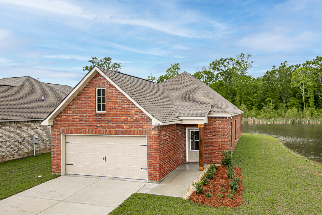 1130 Shadow Bluff Dr in Baton Rouge, LA - Building Photo