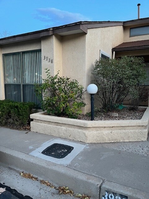 property at 3938 Villa Way SE
