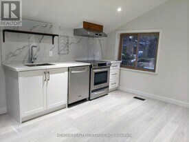 201 Birkdale Rd in Toronto, ON - Building Photo