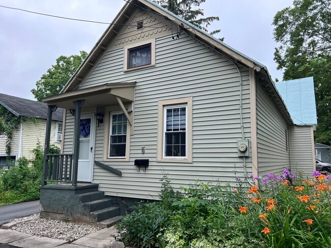 property at 5 Marvin Pl