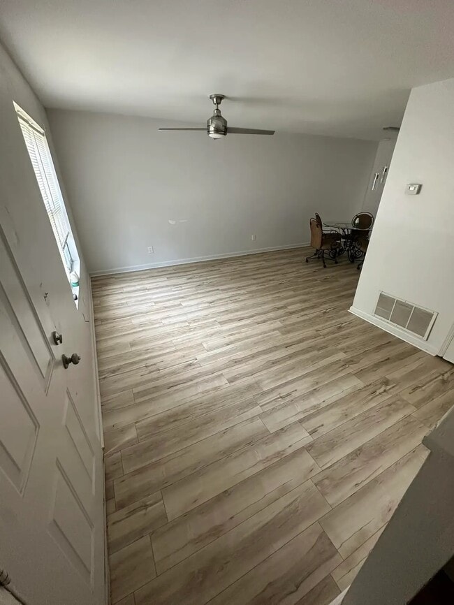 283 Flagstone Way in Austell, GA - Building Photo - Building Photo