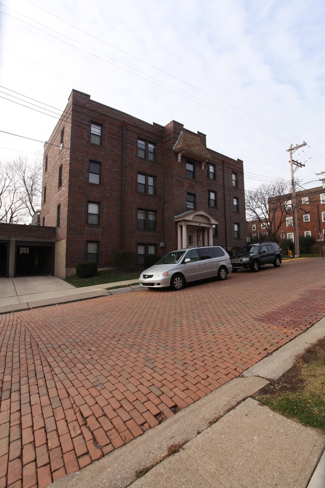 717 Wisteria Ave in Pittsburgh, PA - Foto de edificio - Building Photo