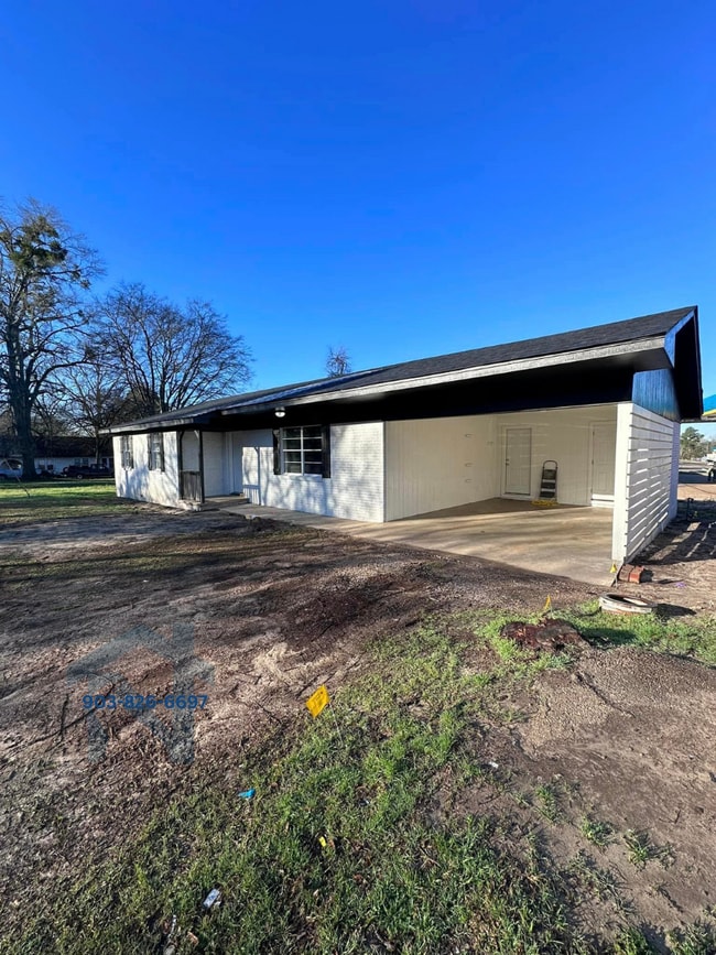 property at 102 S Wills St