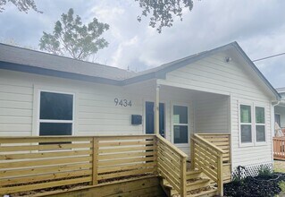 9434 Rhode Island St in Houston, TX - Building Photo - Building Photo