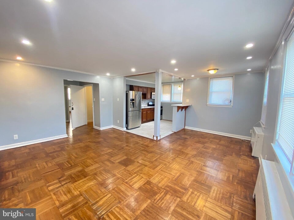 1303 E Johnson St Photo