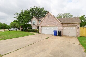 200 S Oak Ave in Broken Arrow, OK - Building Photo - Building Photo