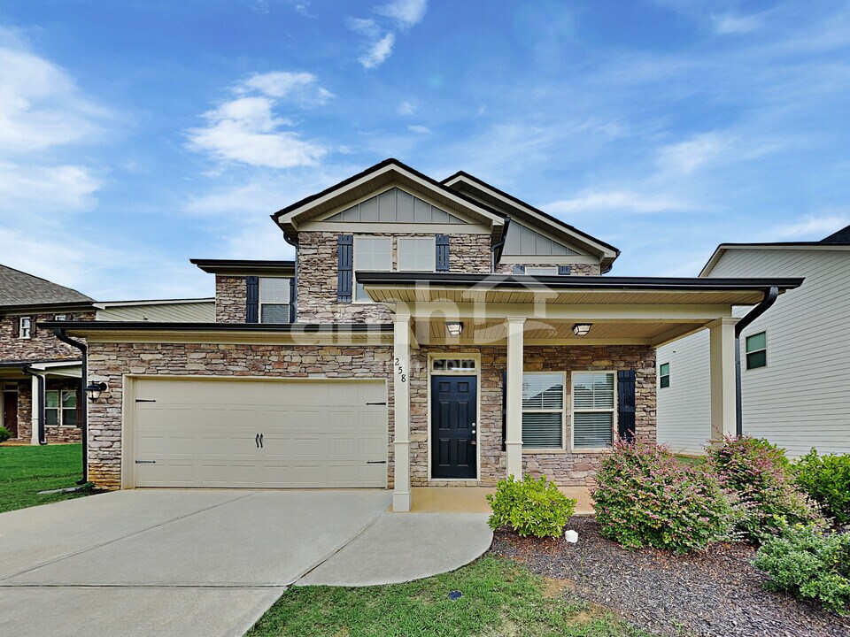 258 Makenna Dr in Hampton, GA - Building Photo