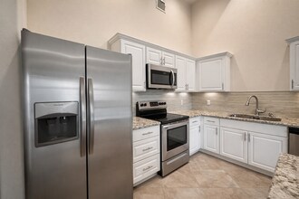 21425 Patton Ave in Lago Vista, TX - Building Photo - Building Photo