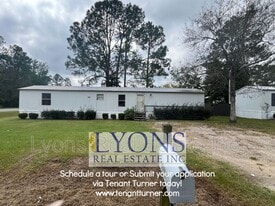 1915 Windsor Ave in Nashville, GA - Building Photo