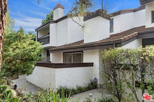 property at 1550 Palisades Dr