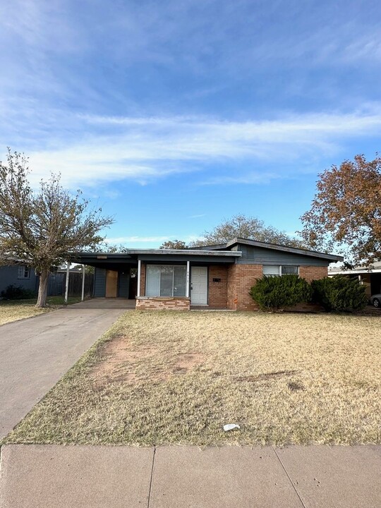 4410 Roosevelt Dr in Midland, TX - Foto de edificio