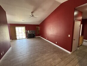 4615 Split Rock Dr in North Las Vegas, NV - Building Photo - Building Photo