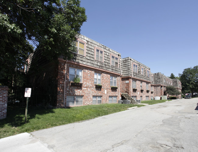 Oak Ridge Apartments in Omaha, NE - Building Photo - Building Photo