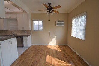 12427 Riverside Dr in Los Angeles, CA - Building Photo - Building Photo