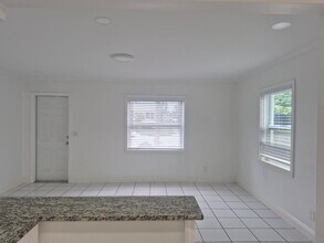 415 Forest Hill Blvd in West Palm Beach, FL - Building Photo - Building Photo