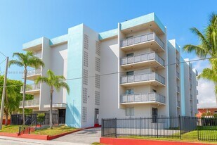 140 NW 14th Ave in Miami, FL - Building Photo