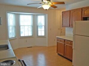 7854 Kings Bench Pl in Pasadena, MD - Foto de edificio - Building Photo