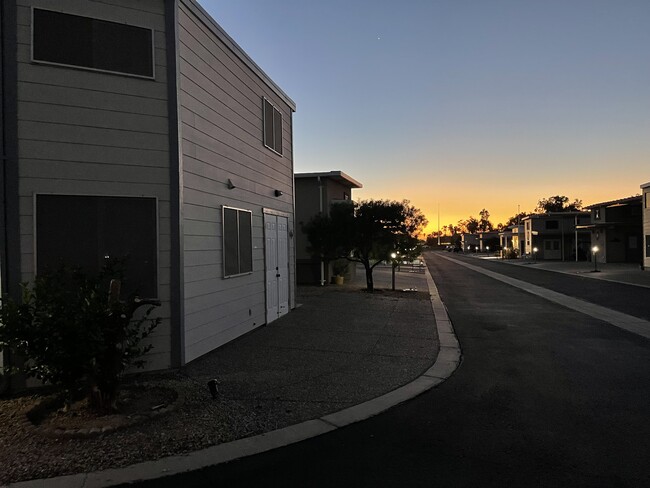 17200 W Bell Rd, Unit Happy Trails Resort 1765 in Surprise, AZ - Building Photo - Building Photo