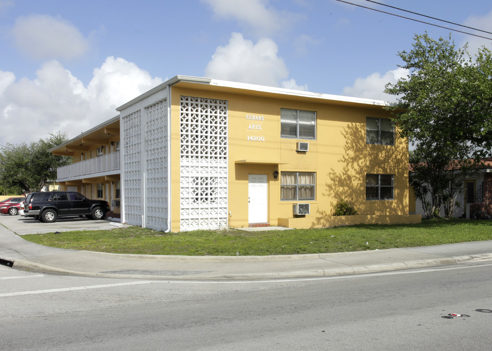 Cedars Apartments in Miami, FL - Building Photo