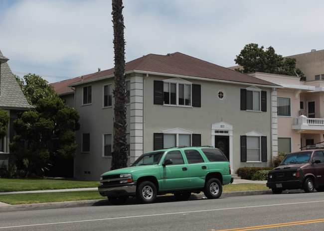 1213 E Ocean Blvd in Long Beach, CA - Building Photo - Building Photo