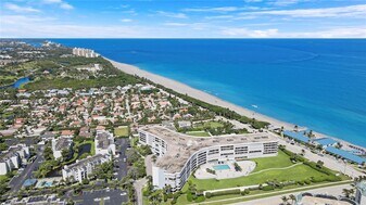 1300 Jimmy Buffett Mem Hwy in Jupiter, FL - Building Photo