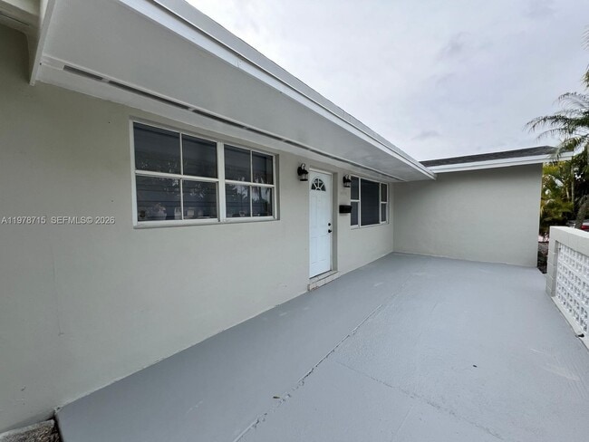 20530 SW 115th Rd in Miami, FL - Foto de edificio - Building Photo