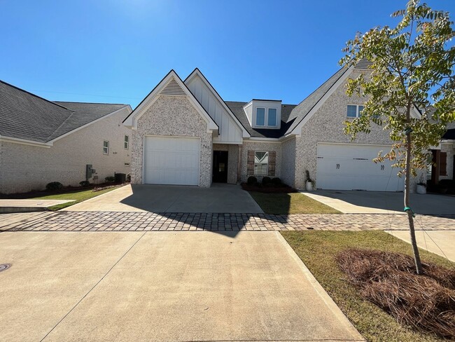 property at 542 Cloverdale Dr