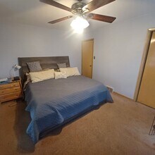 2392 Warrensville Center Rd in University Heights, OH - Foto de edificio - Building Photo