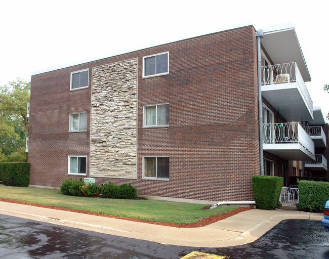 200 Deborah Ln in Wheeling, IL - Foto de edificio - Building Photo