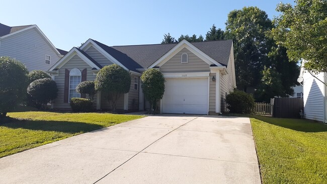 11619 Larix Dr in Charlotte, NC - Building Photo - Building Photo