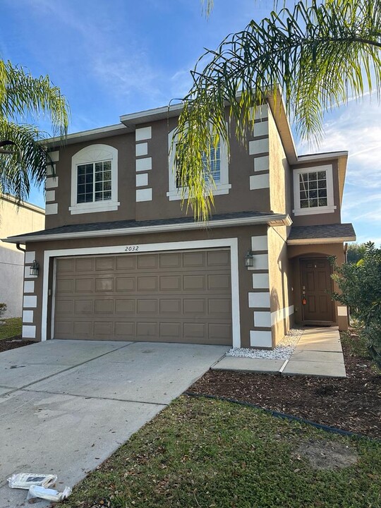 2032 Portcastle Cir in Winter Garden, FL - Foto de edificio