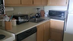 20515 E Country Club Dr, Unit 849 in Miami, FL - Building Photo - Building Photo