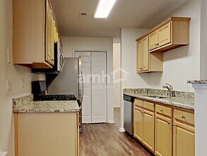 3394 English Oaks Dr NW in Kennesaw, GA - Foto de edificio - Building Photo