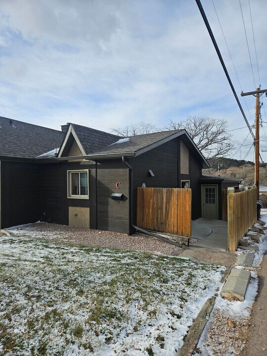1319 7th St in Rapid City, SD - Building Photo