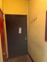 3787 1/2-3789 W 9th St in Los Angeles, CA - Building Photo - Building Photo