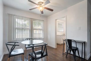 8804.5 Belford Ave in Los Angeles, CA - Building Photo