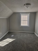 358 W Maple Ave in Hodgenville, KY - Building Photo - Building Photo